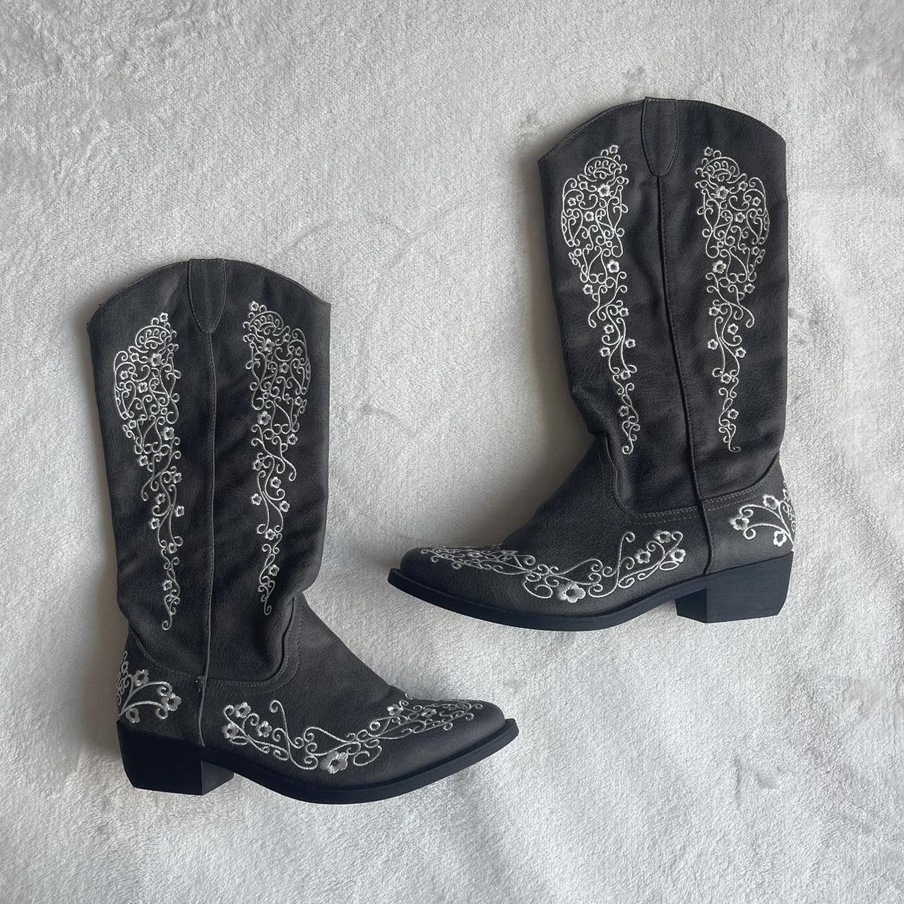 ♡ vintage cowboy boots ♡